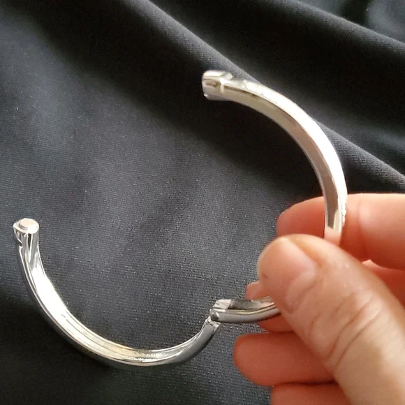 Women's crystal Bangle Bracelet - Picture 2 of 5